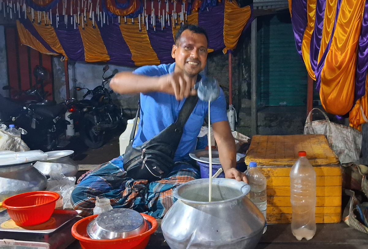 তিন শতাব্দীর ঐতিহ্যে সাতক্ষীরার ঘোল, সুনাম ধরে রেখেছেন তিন ঘোষ