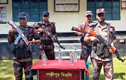 সাতক্ষীরায় বিজিবির অভিযানে ভারতীয় মালামাল আটক