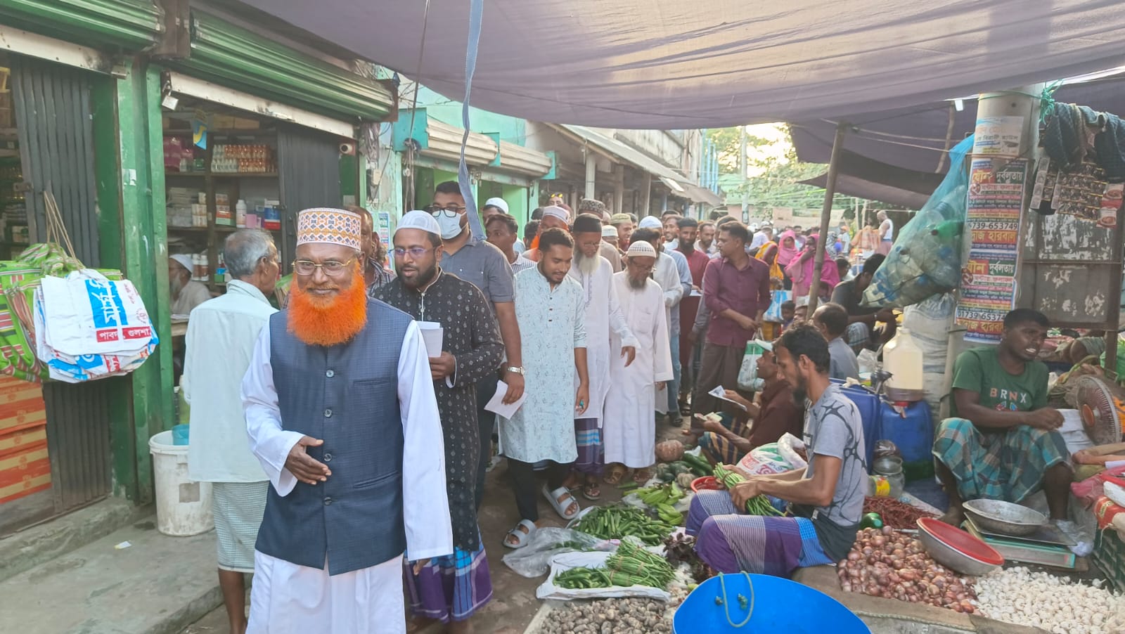 শ্যামনগরে চেয়ারম্যান প্রার্থী মাওলানা আব্দুল মজিদের পথসভা