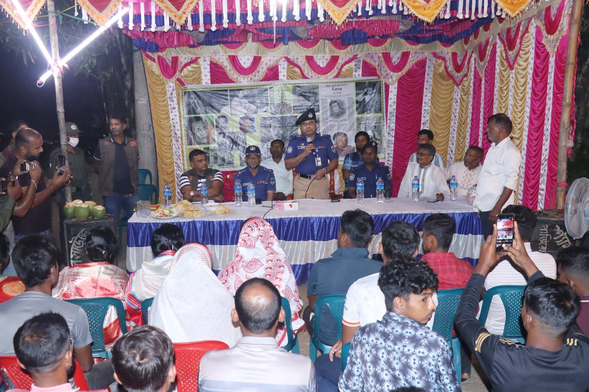 তালার বিভিন্ন পূজামণ্ডপ পরিদর্শন করলেন : পুলিশ সুপার