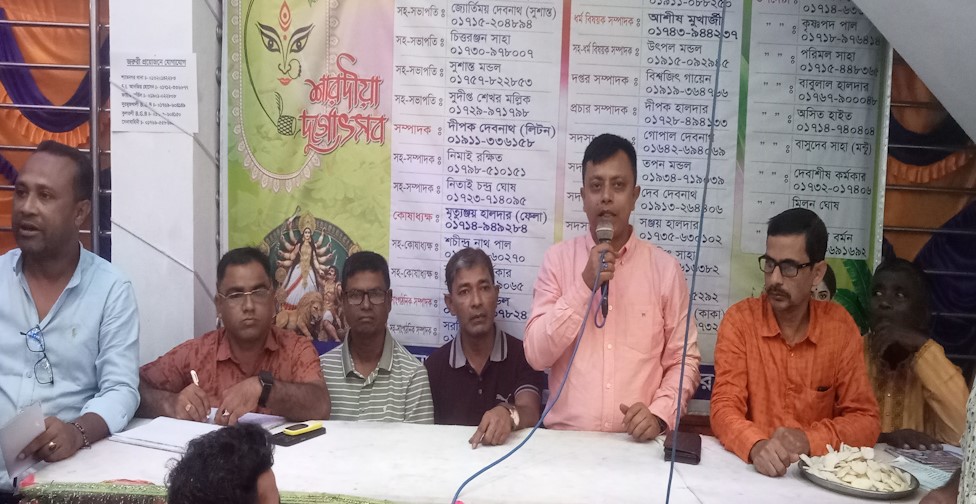 শ্যামনগরে পূজামণ্ডপ পরিদর্শন করলেন ডেপুটি অ্যাটর্নি জেনারেল দোহা