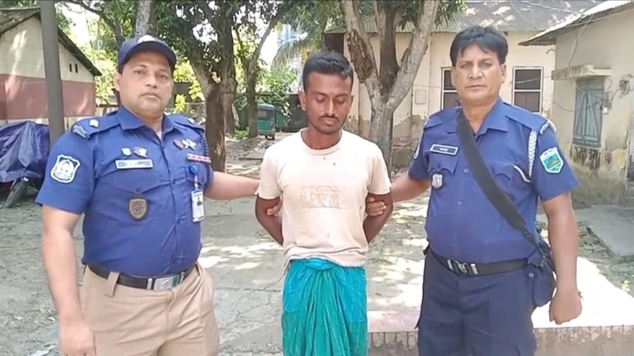 নেশার টাকা না পেয়ে মাকে জবাই