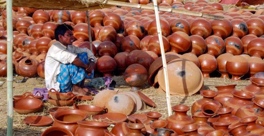 হারিয়ে যাচ্ছে উপকূলের মাটির ক্ষোপ